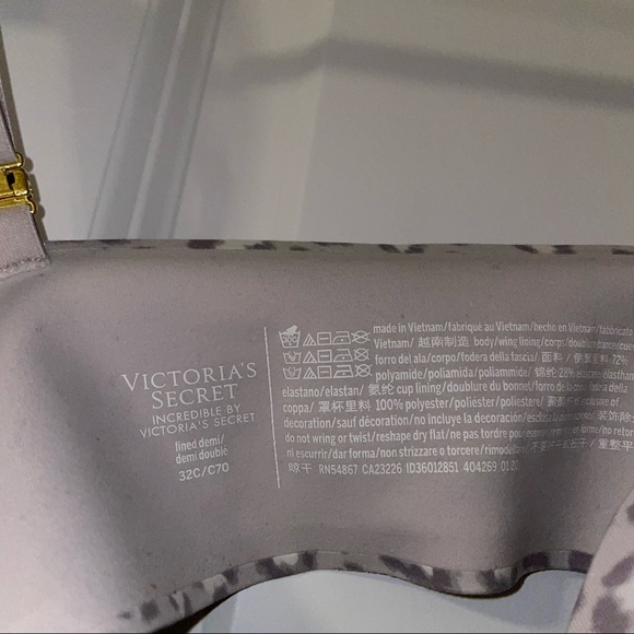 32C Incredible by Victoria Secret Lined Demi Front close bra - Picture 3 of 5